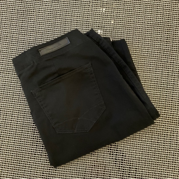 NWOT Black Mid Rise Crop Pant - Picture 4 of 4
